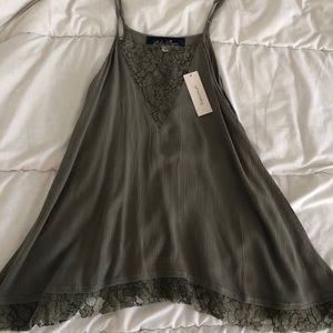 NWT Francesca’s lace olive tank!!
